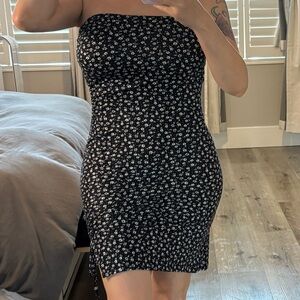 Elegant Black Floral Strapless Dress